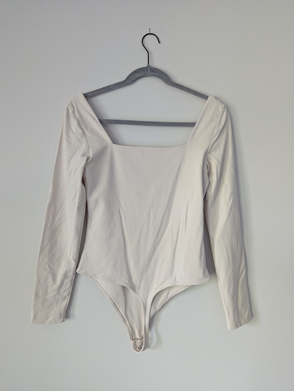 Aritzia Babaton Contour Squareneck Longsleeve Bodysuit Thong-Cut - Picture 4 of 10